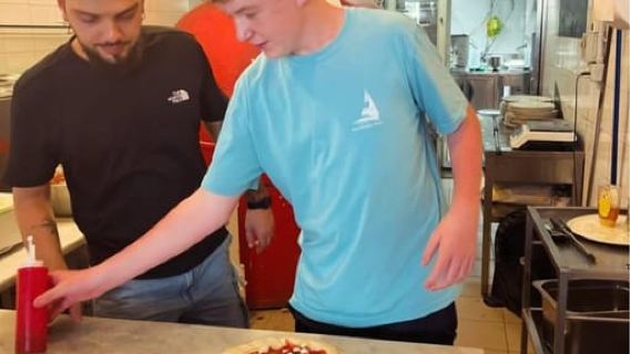 Firenze: Yksityinen pizzanvalmistusluokka viininmaistelun kera