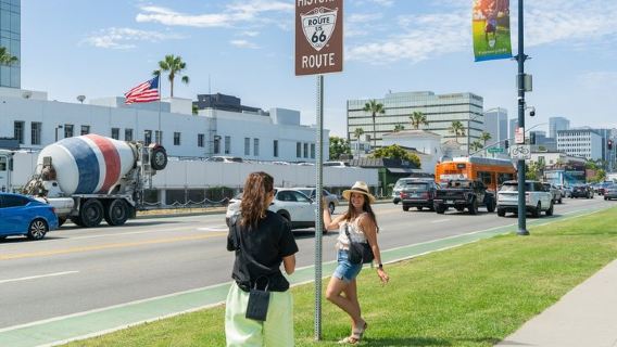 Hollywood, Beverly Hills and Celebrity Homes Open Air Van Tour