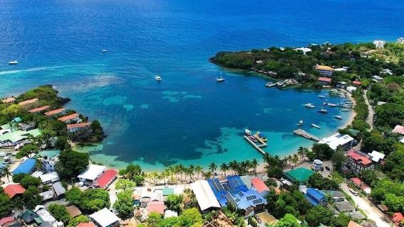 Passeio Privado Personalizável em Roatán: Rum, Chocolate e Cultura da Ilha