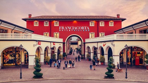 Franciacorta Outlet Village Shopping Day Trip from Bergamo| Trip.com