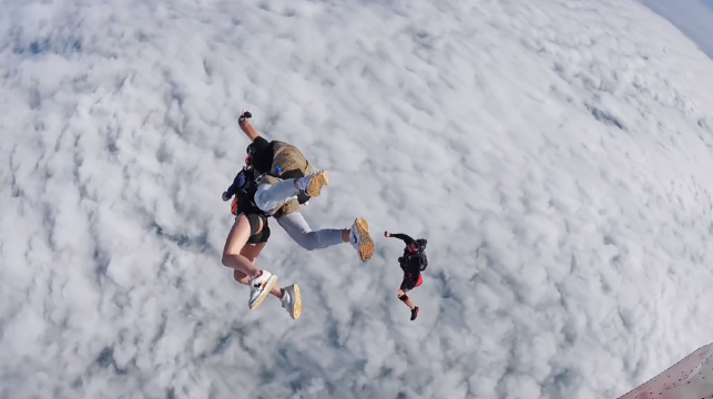 廣東廣州增城三江飛行基地跳傘 廣州市區高空雙人跳傘【3000米自由落體+專業高清視頻跟拍+送視頻剪輯】