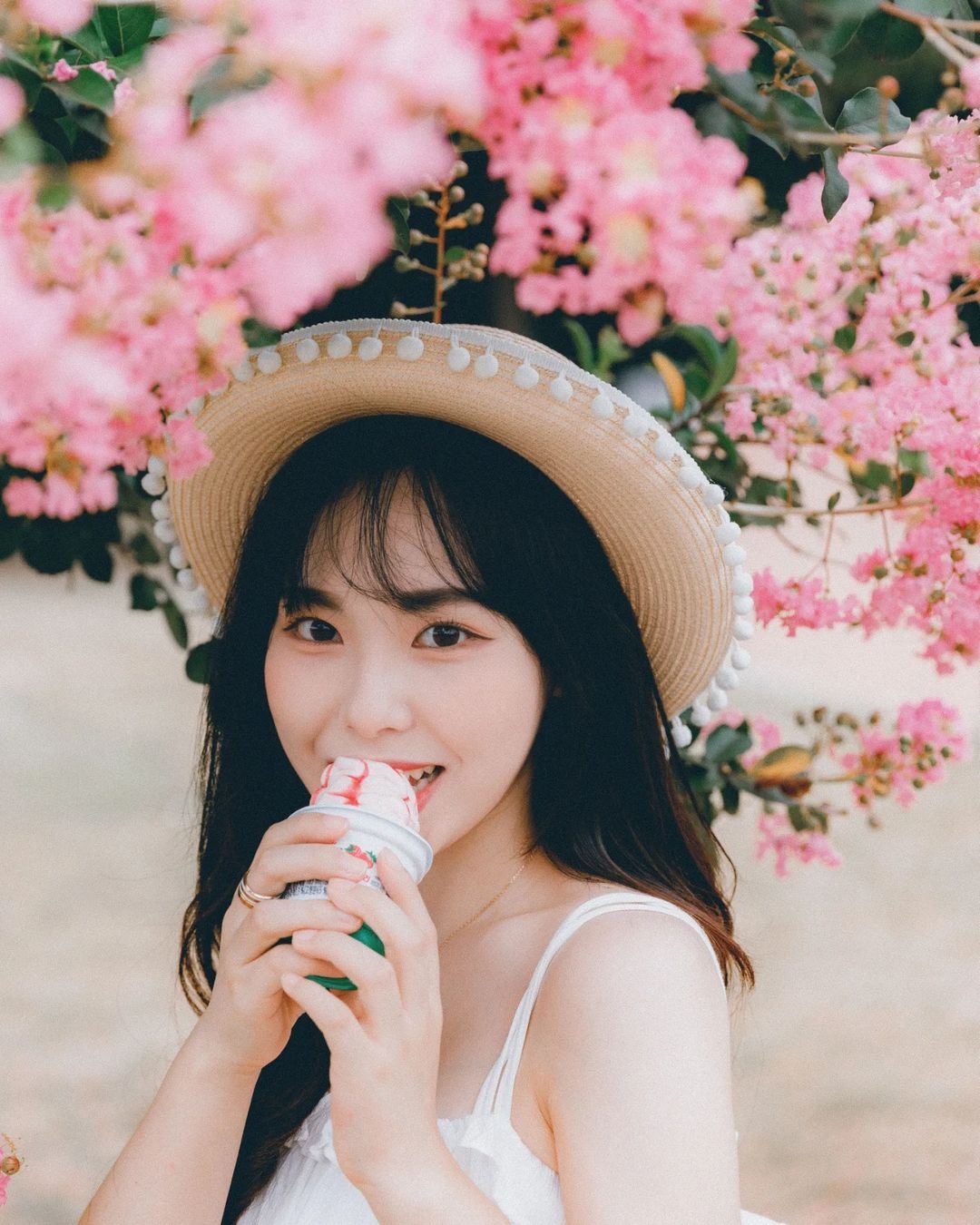 Genhe Trip Moments[Driver-guide plus travel photography + wedding aerial photography microfilm + makeup & costumes + itinerary customization + unlimited group size]