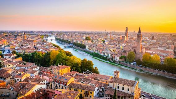 Verona, Sirmione & Lake Garda with Private Boat Cruise from Milan