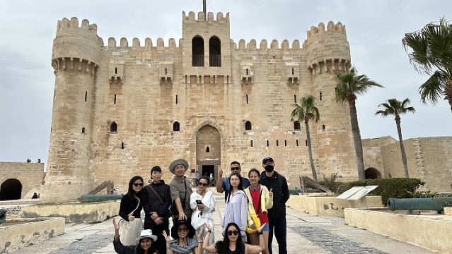 Cairo-Alexandria Qaitbay Castle + Pompeii Pillar Montazah Palace one-day tour Round-trip