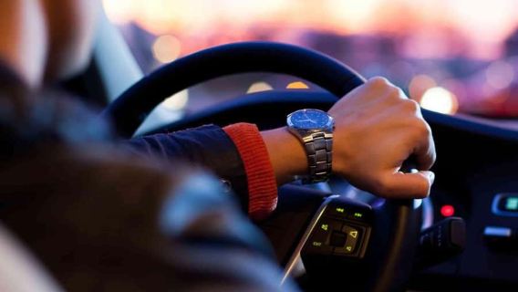 Dubai/Abu Dhabi: Ganztägiger Privattransfer mit Fahrer