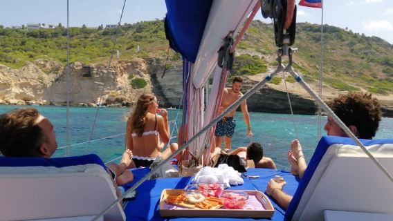 Can Pastilla: Paseo en velero con snorkel, tapas y bebidas