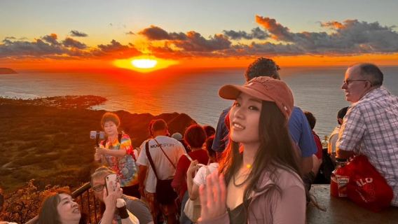 Oahu: Caminata al amanecer en Diamond Head con tazón de açai y malasada