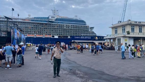 Chan May Port: Private Transfer to Hue with 3 Attractions