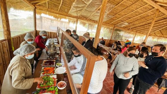Cuzco: Tagesausflug zum Regenbogenberg und Roten Tal mit Mahlzeiten