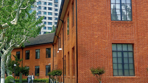 Visita guidata per studenti dell'Università Jiao Tong di Shanghai (Campus Xuhui)/Include prenotazione/servizio VIP