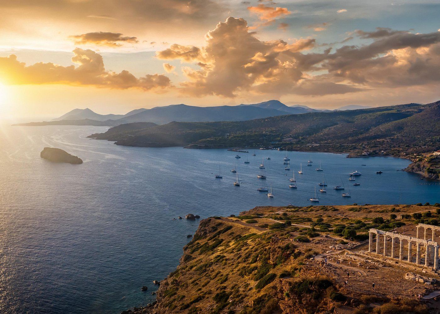 Half-day tour to Lake Vouliagmeni, Sounio Beach, and the Temple of Poseidon in Athens, Greece