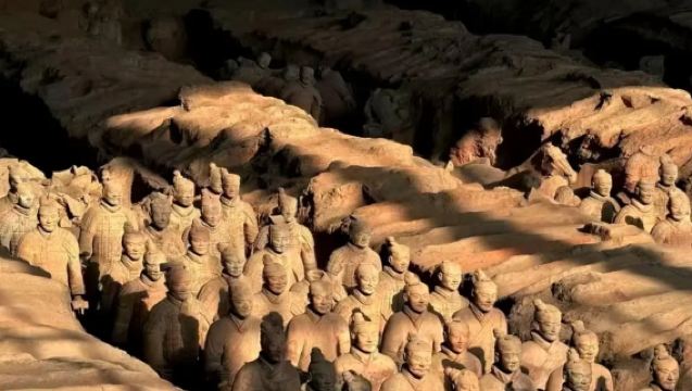 Xi'an Emperor Qinshihuang's Mausoleum Site Museum + Huaqing Palace Small Group English 1-day Tour