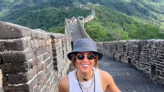 Hin- und Rückfahrt zur Chinesischen Mauer Mutianyu mit ZANBUS mit Tickets, tägliche Abfahrt 8/9/10 Uhr