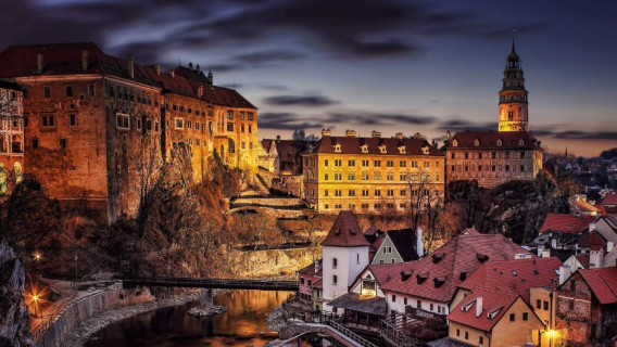 Prague round-trip 1-day tour to castle, astronomical clock and downtown classic private charter | Itinerary can be customized 