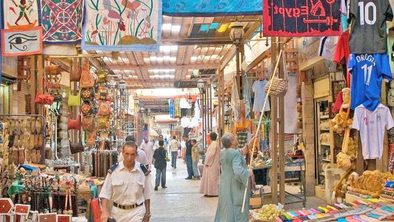 Einkaufen in der Innenstadt von Luxor