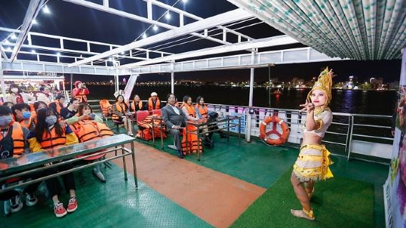 Han River Excursions See The City From Da Nang, Viet Nam