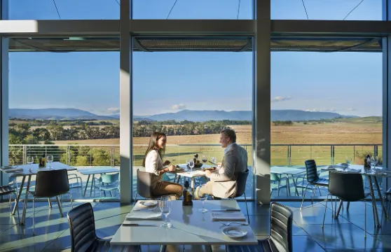 亞拉河谷美食美酒一日遊 墨爾本接送+酒莊品酒+午餐