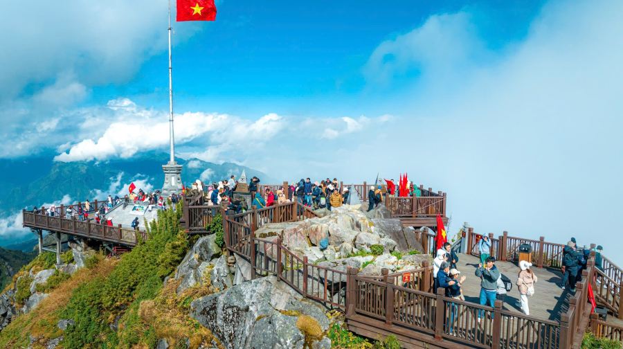 太陽世界番西邦傳奇門票（纜車、穆昂花登山小火車、番西邦登山小火車、自助午餐）
