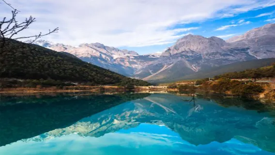Lijiang Yulong Snow Mountain attraction: Spruce Meadow + Blue Moon Valley day tour (8-person small group with complimentary light meal)