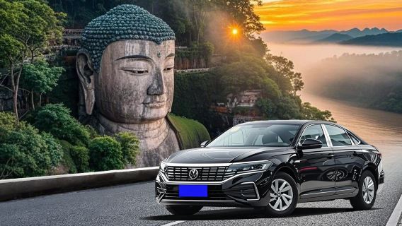 Sun through clouds: Exploring the Golden Summit of Mount Emei and the Giant Buddha of Leshan