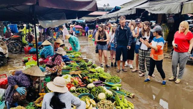 Da Nang/Hoi An : visite du marché, promenade en bateau panier, cours de cuisine