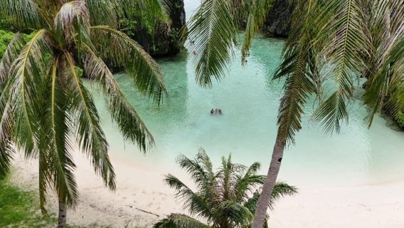 El Nido: Private Tour B with Snake Island and Caves