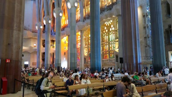 Gaudí Barcelona en 1 día: Sagrada Familia, Parque Güell, tapas