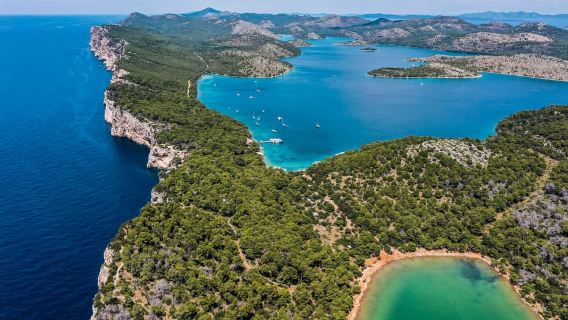 Zadar : excursion d'une journée en bateau à Kornati et Telašćica avec déjeuner