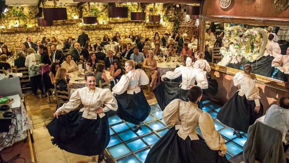 Malta: Pertunjukan Makan Malam Cerita Rakyat di Restoran Tradisional