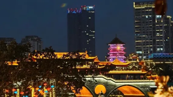 [빛과 그림자의 진관성] 전문 가이드와 함께 구안교(지우옌차오)의 풍월과 용성(청두)의 야경을 만끽하는 프라이빗 투어