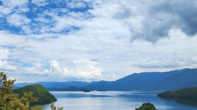 麗江瀘沽湖包車一日遊【一單一團-私享定制-360度環湖】