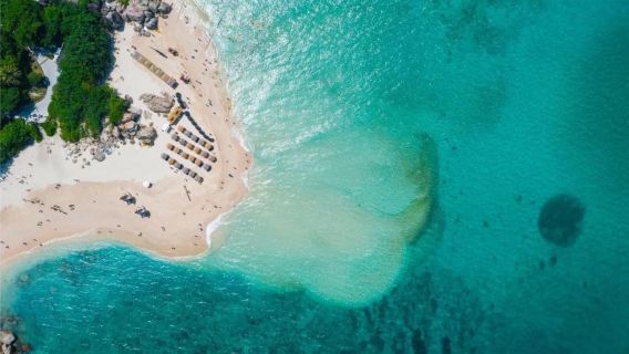 Tour privato di 1 giorno in auto all'isola di Sanya Wuzhizhou (minimo 2 persone, autista professionista e biglietti panoramici e per il traghetto)