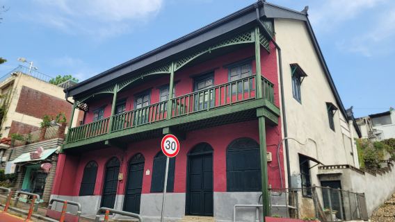 Incheon Airport pickup + Incheon Old City Tour (Old Town Battery > Chinatown > Incheon Old City Center > Sinpo International Market)