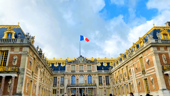 法國巴黎凡爾賽+楓丹白露包車一日遊