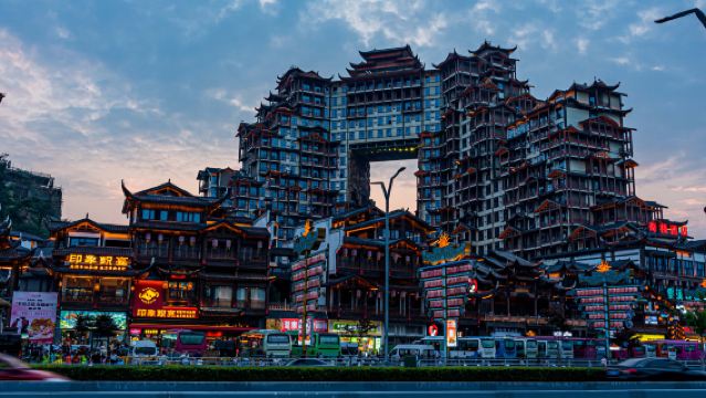 Zhangjiajie Tianmen Mountain Nationaal Bos Park & 72 Wonderlijke Torens Chinese groepstour van één dag