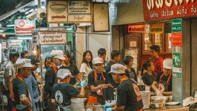 ทัวร์ตุ๊กตุ๊กกลางคืนในกรุงเทพฯ