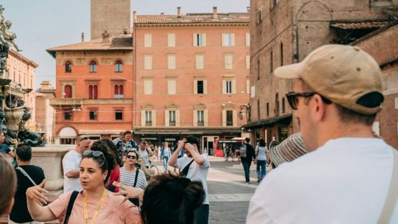 Bologna: Guided Walking Tour + Archiginnasio & Clock Tower Entry