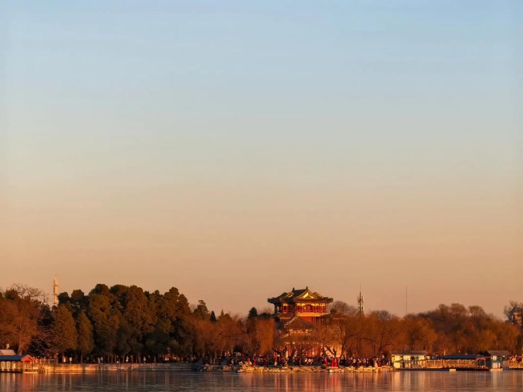 Excursion d'une journée au Palais d'Été de Pékin avec expérience de découpage de papier folklorique dans les hutongs