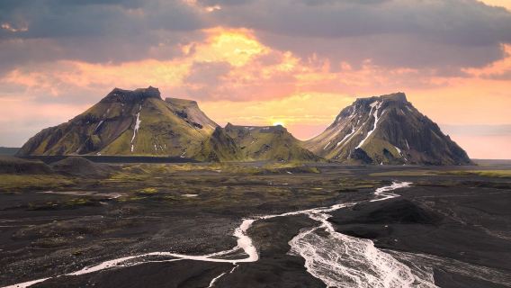 Departing from Vik, Iceland: Katla Volcano Super Jeep and Ice Cave Exploration Tour [English-speaking Group]