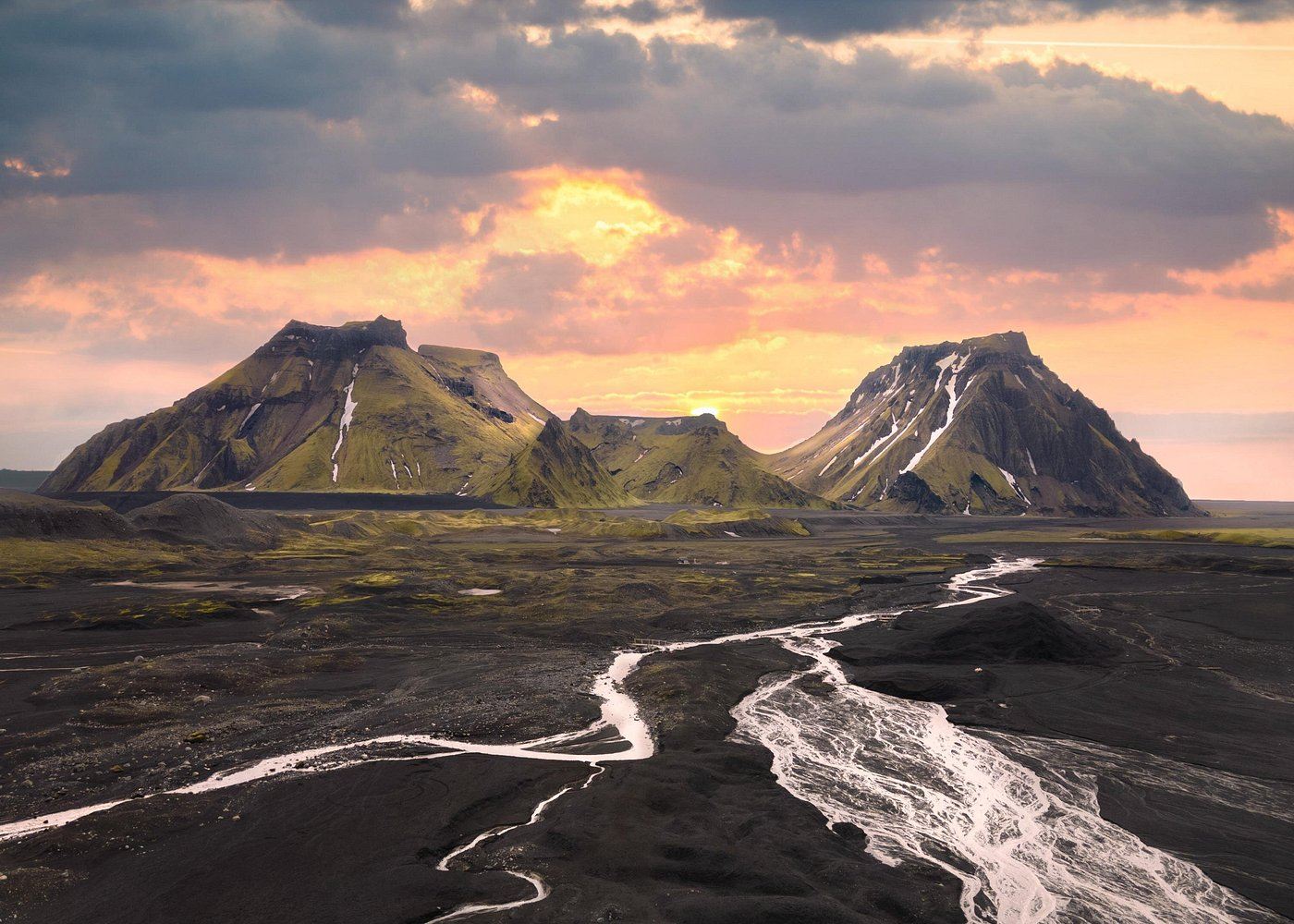 ทัวร์สำรวจถ้ำน้ำแข็งและภูเขาไฟคาทลาโดยรถจี๊ปสุดโหด จากเมืองวิค ประเทศไอซ์แลนด์ (ทัวร์ภาษาอังกฤษ)