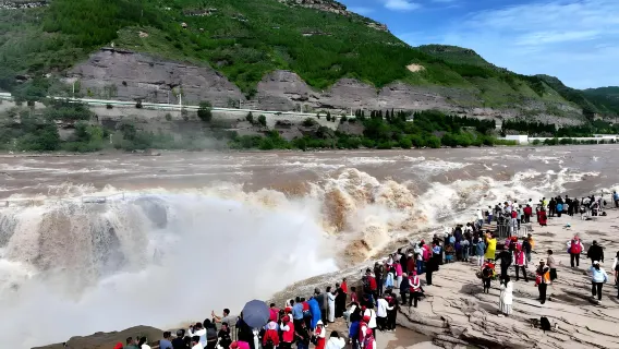Tour privato di un giorno in auto con autista: Cascate Hukou partendo da Linfen, Shanxi [Scelta ideale per gruppi!]