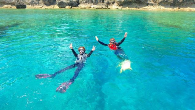 Snorkeling experience at the blue cave in onna, okinawa (2 hr) - "okinawa blue cave", no swimming skills required, beginner-friendly, boat access to dive site