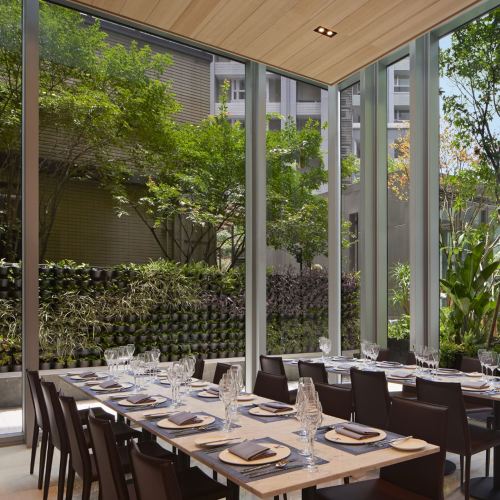 Buono per pranzo o cena buffet al ristorante occidentale Ekletic del Four Points by Sheraton Linkou (festivi +300 TWD)