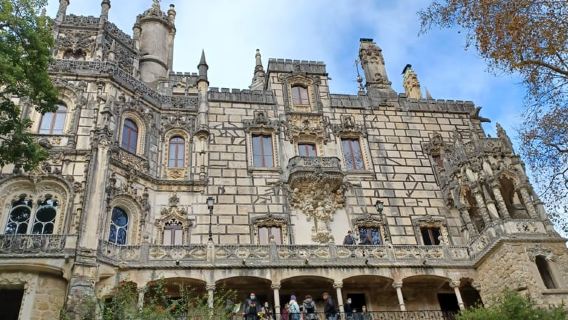 Desde Lisboa: tour por el Palacio de Pena, Regaleira, Sintra y Cascais