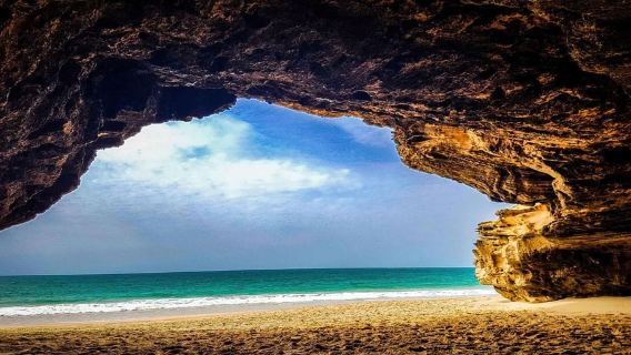 Boavista: playa de Santa Mónica, cueva Varandinha, dunas de arena