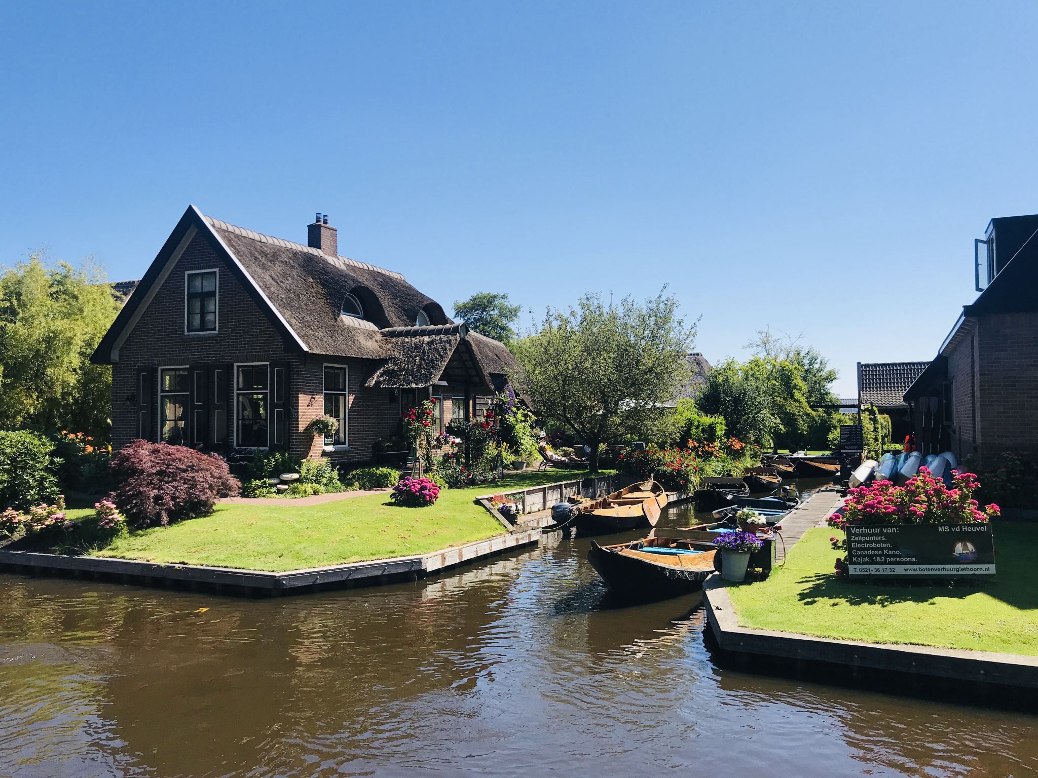 Amsterdam: Giethoorn, Afsluitdijk and Zaanse Schans Day Tour  [Including Hotel Pick-Up]