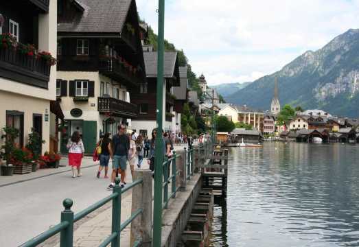 From Vienna: Hallstatt, Mountains & Alpine Lakes Day Trip