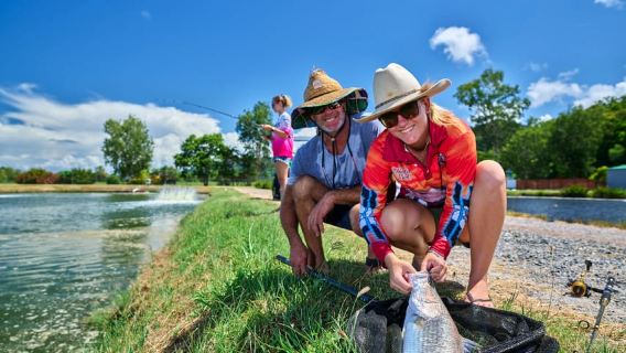 Wonga Beach: Hook-A-Barra Fishing Experience
