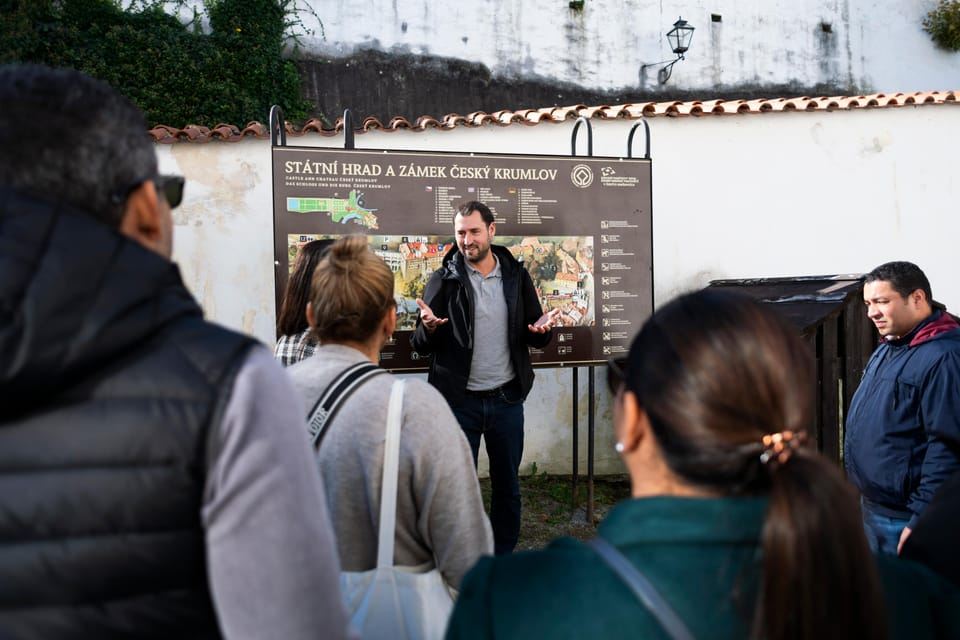 プラハ発:チェスキー クルムロフへの 1 日ツアー
