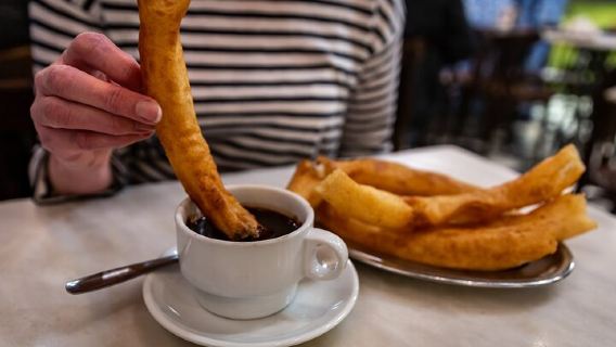 Seville Historical Centre Food Tour of 15+ Hidden Gems Tastings 
